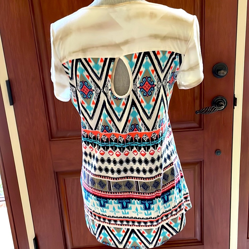 TRIBAL Aztec pattern top - Picture 3 of 5
